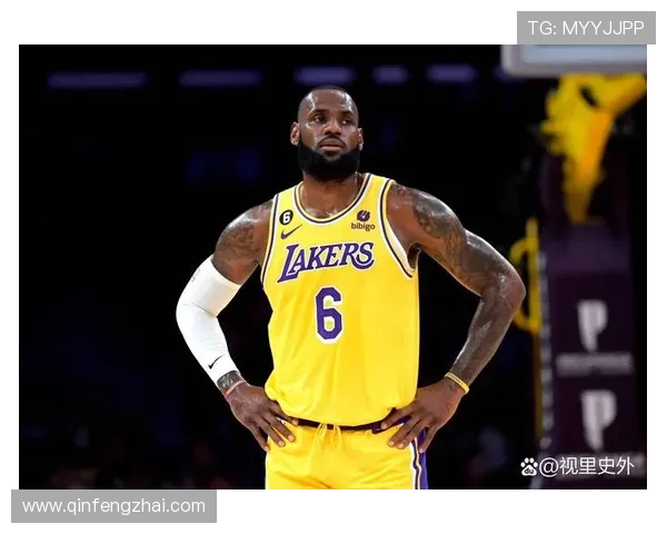 詹姆斯迎来职业生涯新里程碑 湖人队冲击季后赛全力以赴